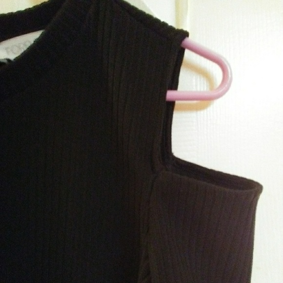 Forever 21 Ribbed Bodycon Cold Shoulder Dress - Picture 5 of 6